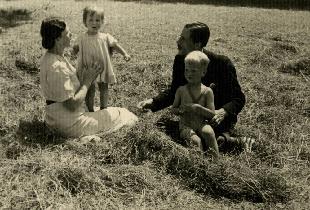 Adam and Jadwiga Czartoryski with their children Maria and Jerzy, Szczawnica, July 1942